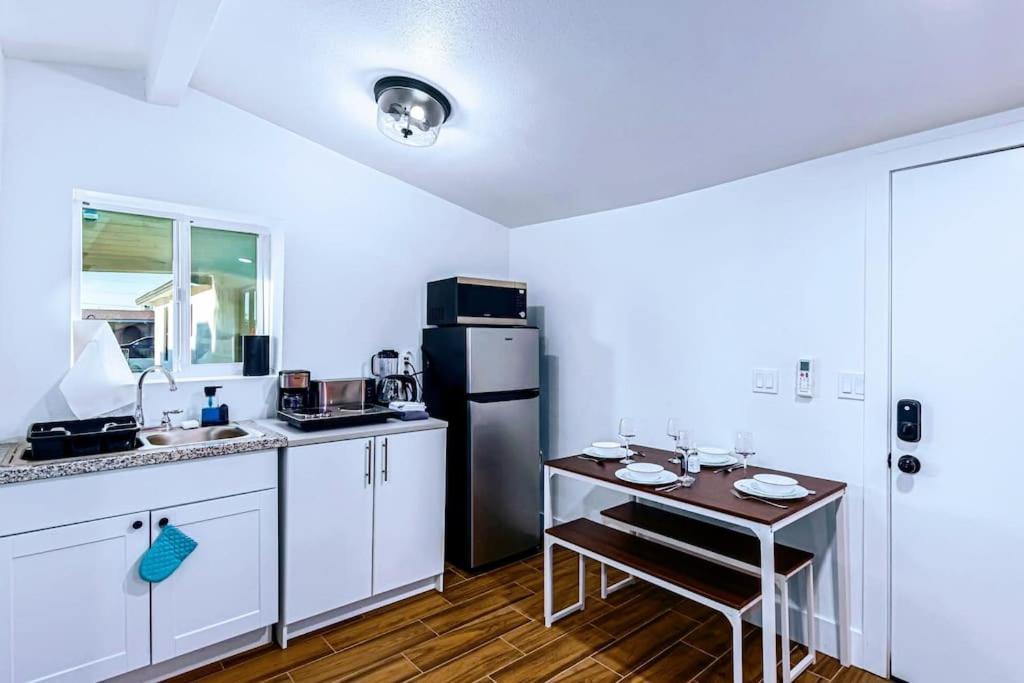Retreat - With King Bed - 10 Min From Airp - Unit C * Phoenix